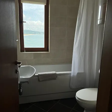 Saint Thomas Village 公寓式酒店 4*