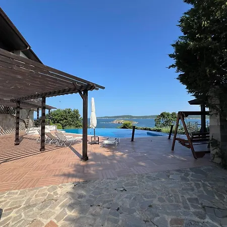 Aparthotel Saint Thomas Village 4*